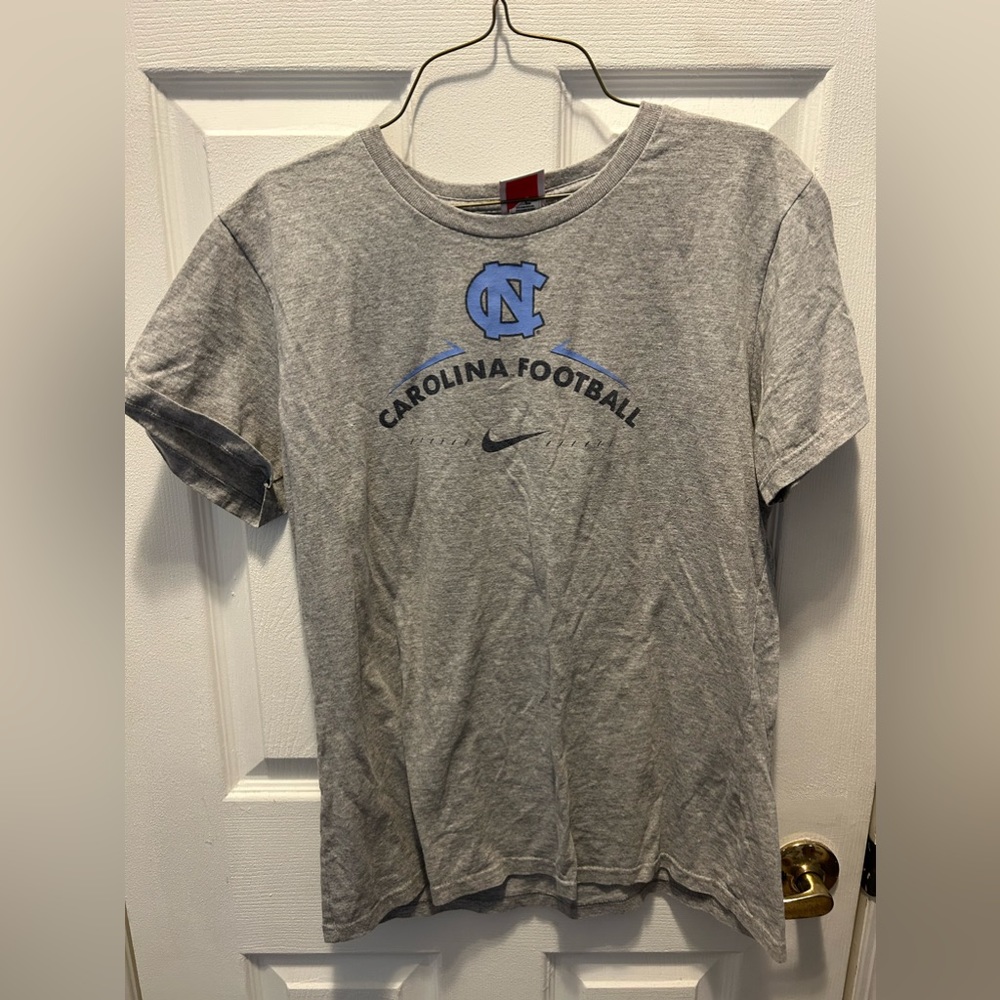 Carolina Tarheel football shirt‎ NIKE